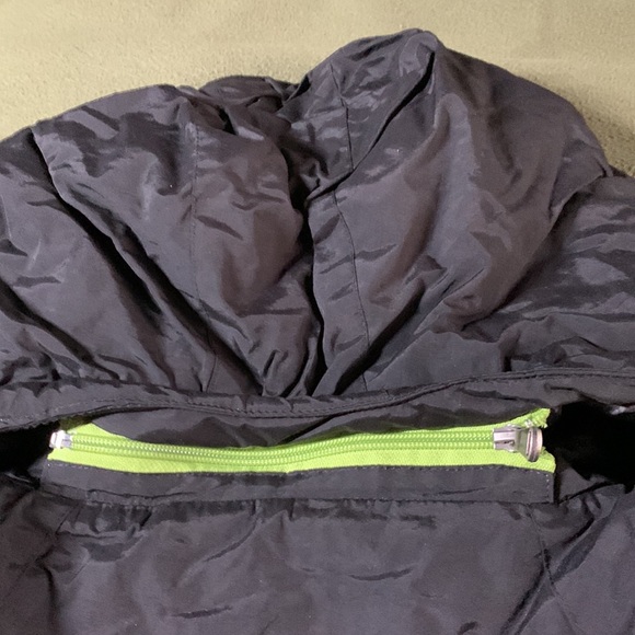 NWT Men’s AKD MKS black and green coat. Size XL. - Picture 10 of 10